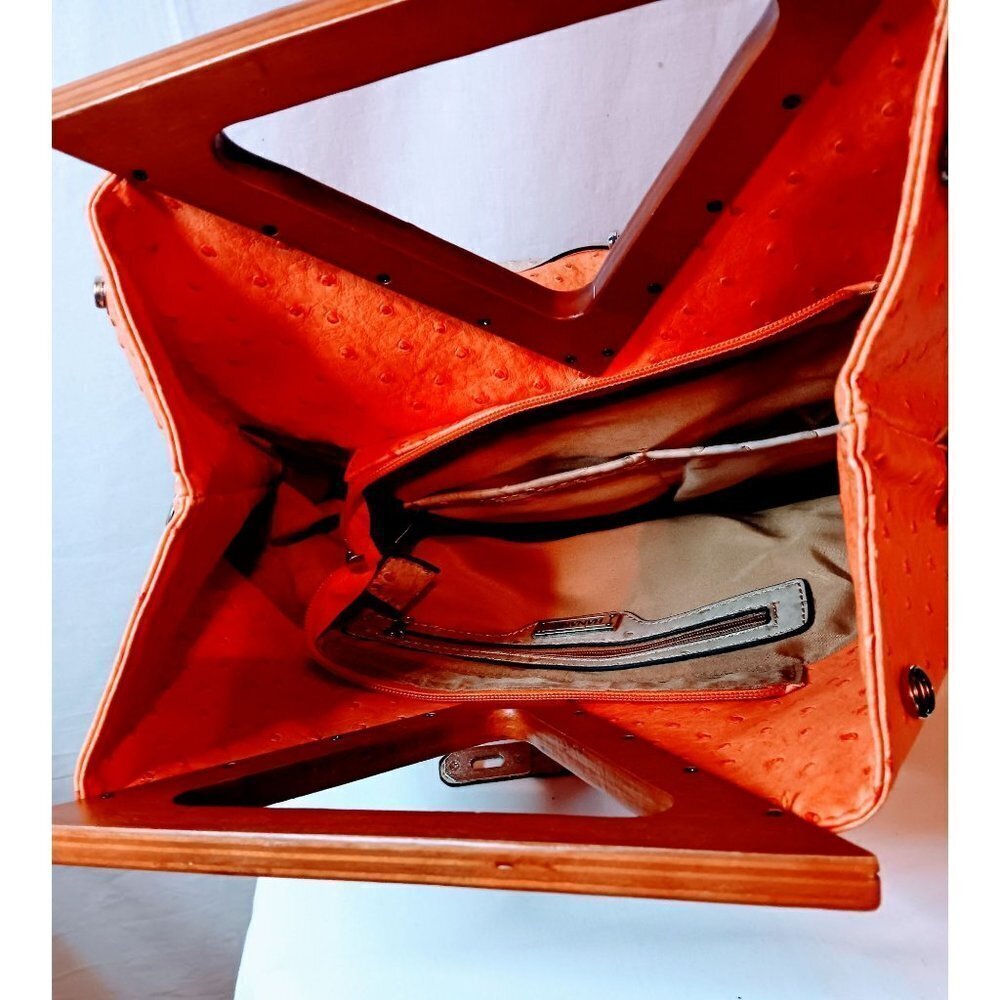 Hananel Wood Handle Tote Purse - Picture 8 of 12